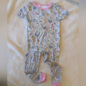 Member's Mark 2pc Tee and Pants PJ Set. Cute Swan print. Light Grey & Pink. 2T